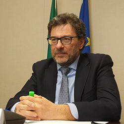 Audizione NADEF, Giorgetti. Aiutare le famiglie più fragili e le imprese, sì alla flat tax